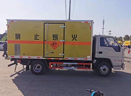 瑞丽爆破器材运输车技术升级与安全合规新趋势